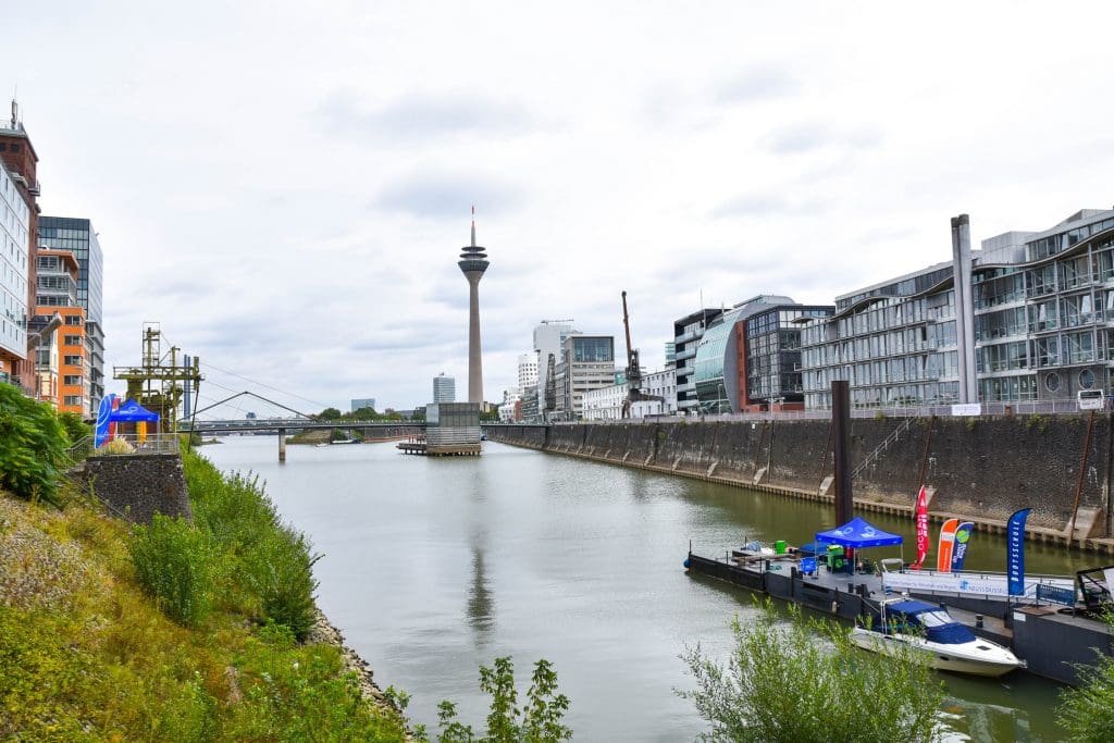 ISD Plastik, , ISD International School of Düsseldorf engagiert sich gegen die Verschmutzung durch Plastik